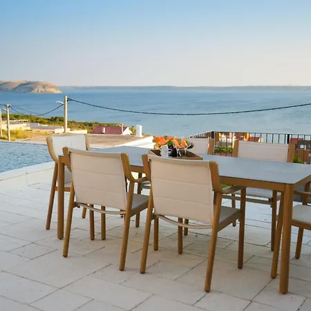 Newly Built Marvista With 4 Bedrooms,infinity Pool & Stunning Sea And Mountain Views