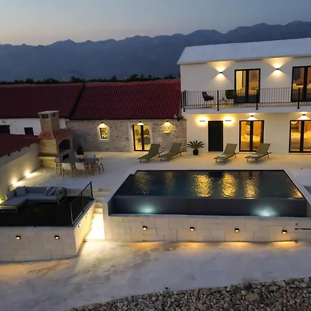 Villa Newly Built Marvista With 4 Bedrooms,infinity Pool & Stunning Sea And Mountain Views Rtina