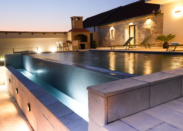 Villa Newly Built Marvista With 4 Bedrooms,infinity Pool & Stunning Sea And Mountain Views *