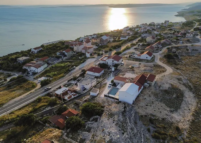 Villa Newly Built Marvista With 4 Bedrooms,infinity Pool & Stunning Sea And Mountain Views *