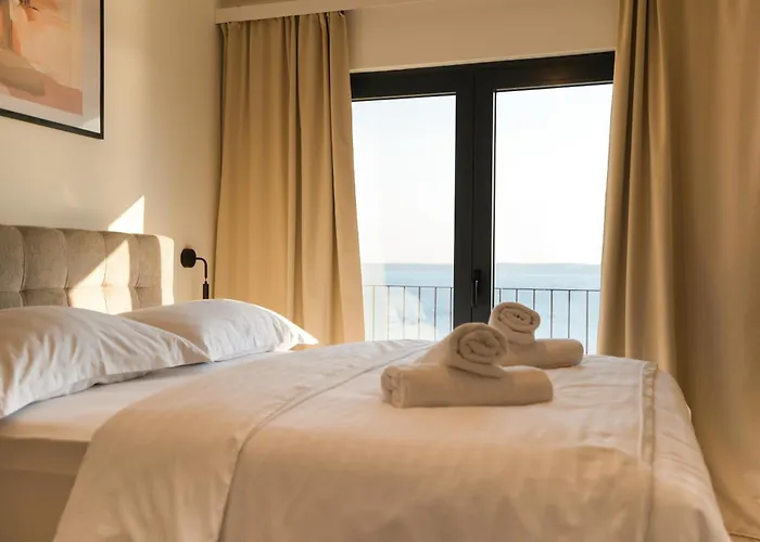 Newly Built Marvista With 4 Bedrooms,infinity Pool & Stunning Sea And Mountain Views *
