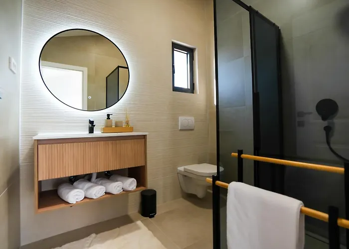 Villa Newly Built Marvista With 4 Bedrooms,infinity Pool & Stunning Sea And Mountain Views *