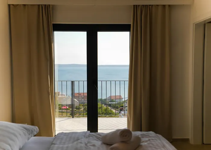 Newly Built Marvista With 4 Bedrooms,infinity Pool & Stunning Sea And Mountain Views Villa Rtina