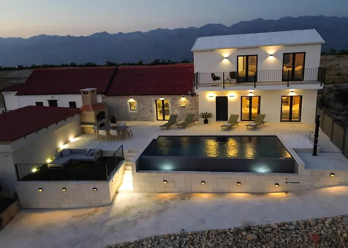 Villa Newly Built Marvista With 4 Bedrooms,infinity Pool & Stunning Sea And Mountain Views Rtina