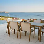 Newly Built Marvista With 4 Bedrooms,infinity Pool & Stunning Sea And Mountain Views