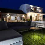 Villa Newly Built Marvista With 4 Bedrooms,infinity Pool & Stunning Sea And Mountain Views *