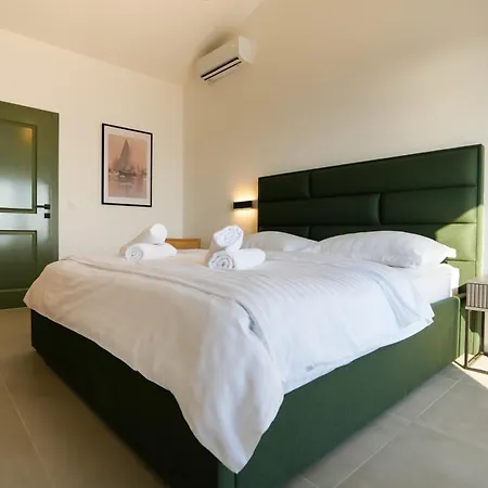 Newly Built Marvista With 4 Bedrooms,infinity Pool & Stunning Sea And Mountain Views 빌라 *