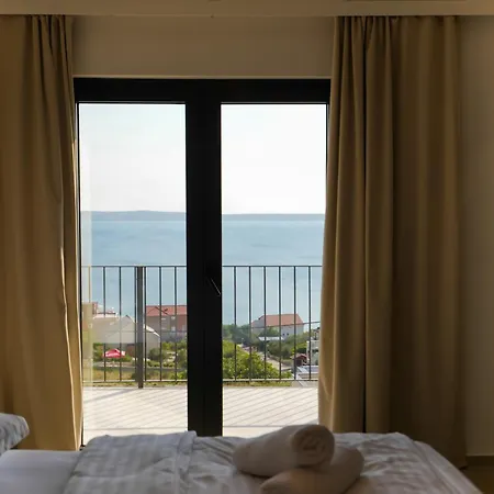 Newly Built Marvista With 4 Bedrooms,infinity Pool & Stunning Sea And Mountain Views Vila Rtina