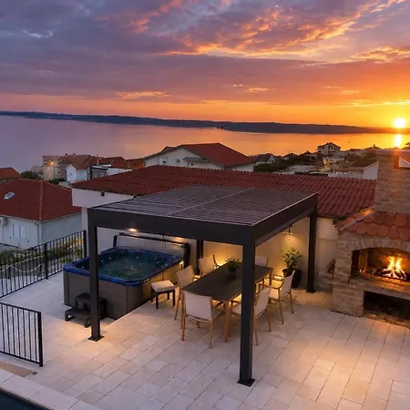 Newly Built Marvista With 4 Bedrooms,infinity Pool & Stunning Sea And Mountain Views *