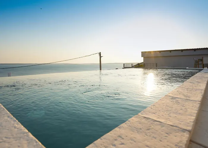 Newly Built Marvista With 4 Bedrooms,infinity Pool & Stunning Sea And Mountain Views * Rtina