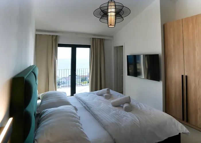 Newly Built Marvista With 4 Bedrooms,infinity Pool & Stunning Sea And Mountain Views * Rtina